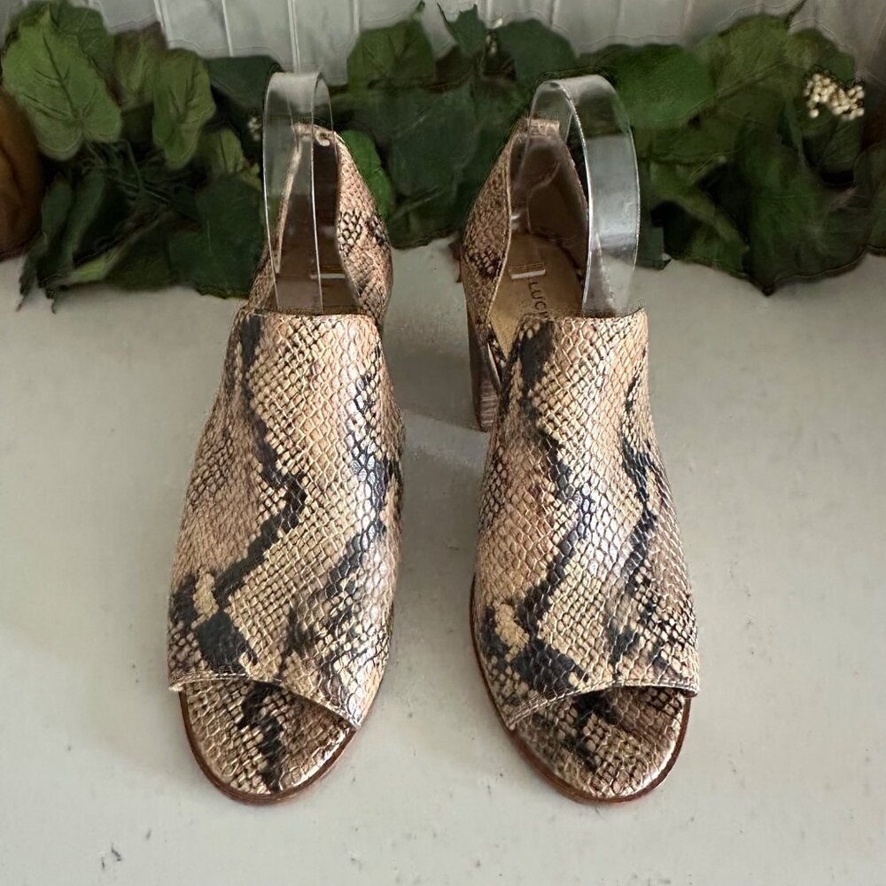Lucky Brand Womens Snakeskin Textured Peep Toe Block Heel Sandals Size 9M - Picture 2 of 8